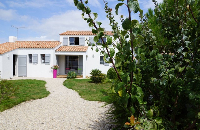 VILLA Noirmoutier400M BEACH 100 M FOREST, 2 BICYCLES, WIFI