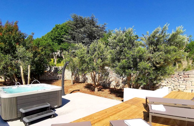 VILLA NUCCI -GINEPRO- con jacuzzi esterna privata