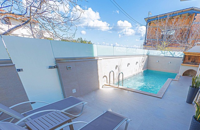 Villa Nuelle with outdoor pool and indoor jacuzzi