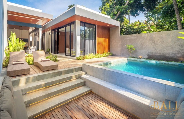 Villa Nyoman 4, Bali - Lovina stylish 2BR private pool villa with free breakfast!