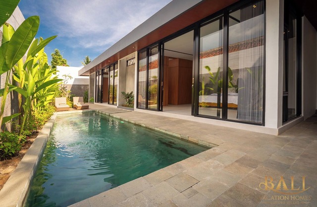 Villa Nyoman 5, Bali - Lovina stylish 2BR private pool villa with free breakfast!