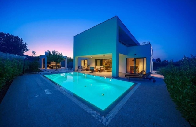 Villa O - luxury reatreat on countryside