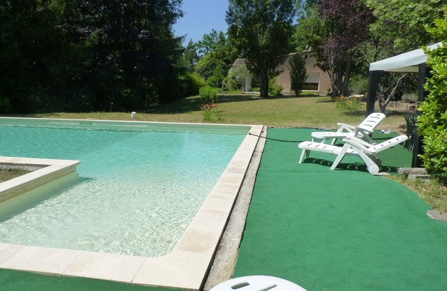 Villa of 150 m² living space on 3000 m² of land. Quiet environment