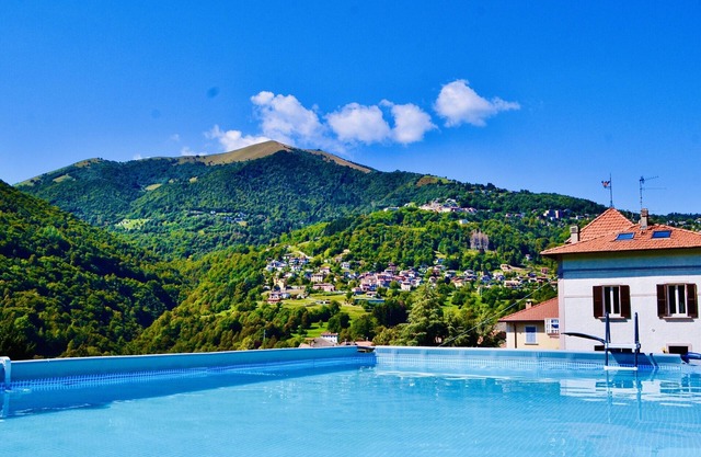 Villa Oleandra with panoramic view,big garden& swimming pool