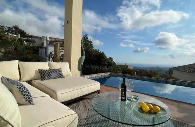 Villa Olga MARBELLA- GOLDEN MILE -Breathtaking SEA VIEW- PRIVATE POOL