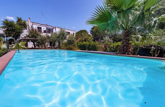 Villa "Olivia Pool Tennis Spa - B" with Shared Pool, Shared Sauna & Wi-Fi