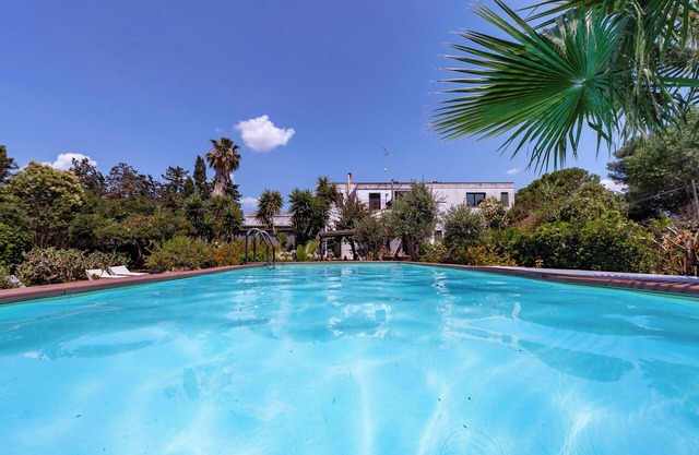 Villa 'Olivia' with Shared Pool, Wi-Fi and Air Conditioning