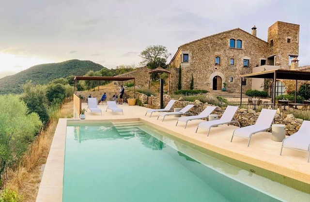 Villa Oms - Six Bedroom Villa, Sleeps 16