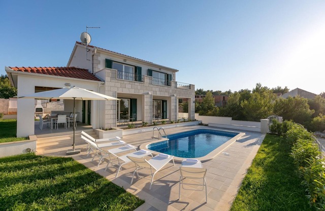 Villa on Brac Island near Beach & Pool