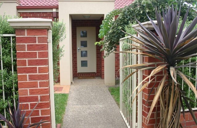 Villa on Nathan Central Albury