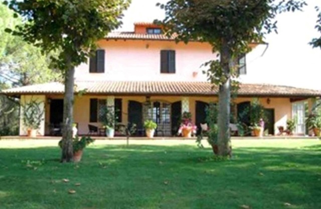 Villa on the hills in the bay opposite the island of Elba