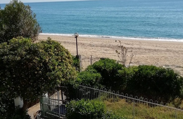 VILLA ONLY 5 METERS FROM THE DIAMOND BEACH (CS)