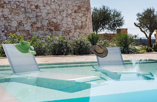 Villa Oriana: A charming one-story villa in a quiet position, in the Apulian countryside, a short distance from the sea, with Free WI-FI.
