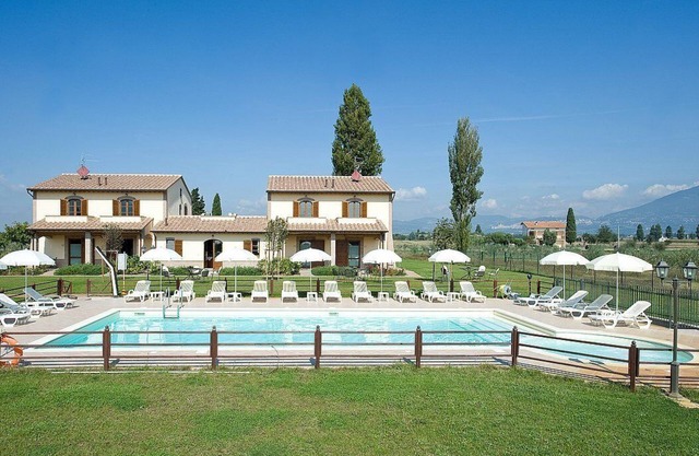 Villa Ornata A: A characteristic and welcoming apartment surrounded by the greenery, with Free WI-FI.
