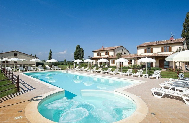 Villa Ornata B: A characteristic and welcoming apartment surrounded by the greenery, with Free WI-FI.
