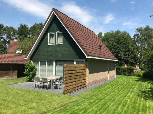 Villa Oscar with sauna in Winterswijk
