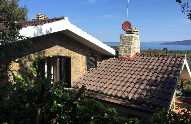 villa overlooking the bay