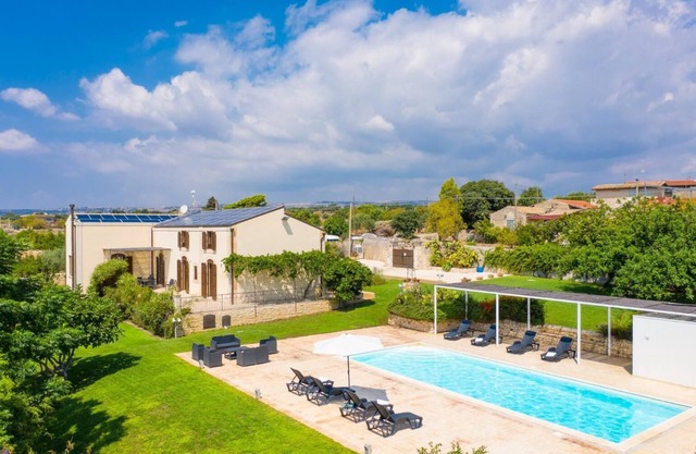 Villa Palazzola - Five Bedroom Villa, Sleeps 12