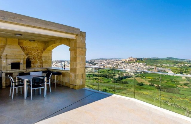 Villa Panorama - Luxury Villa with Indoor and Outdoor Pools