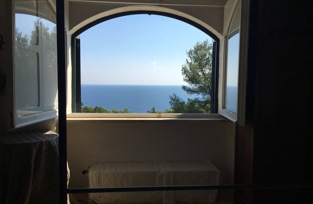Villa 'Panoramica A Castro' with Sea View, Wi-Fi and Air Conditioning