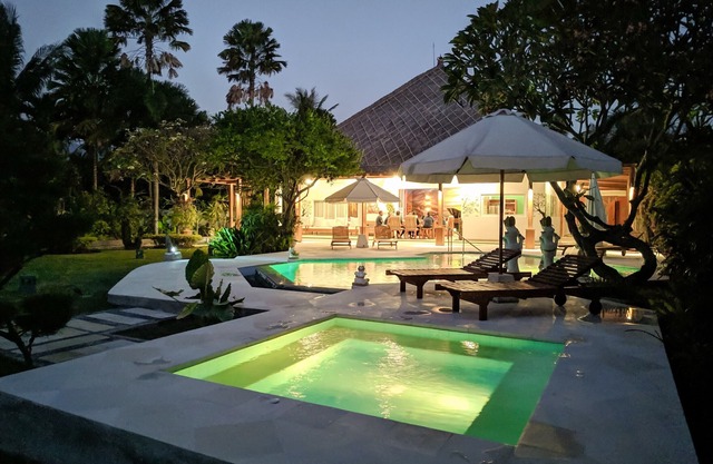 Villa Pantai: Luxury Beach Villa with Pool, Staff, Jacuzzi and Fitness studio