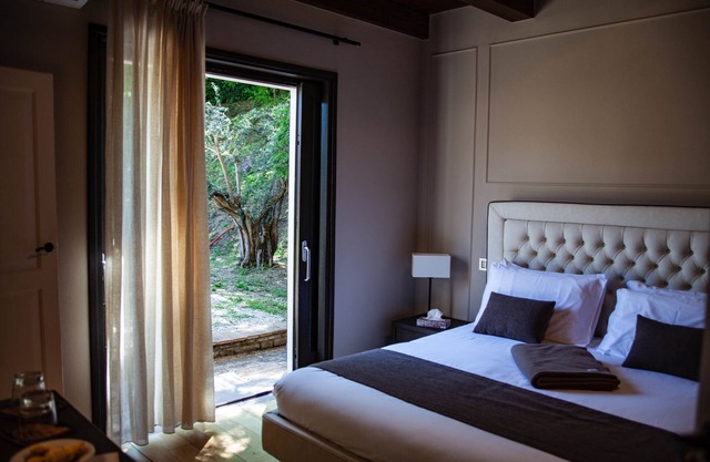 Villa Paola Room with Jacuzzi