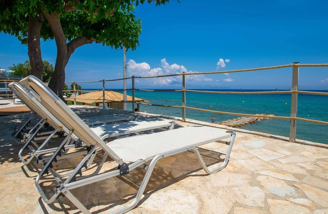 "Villa Paradiso" A luxury resort nestled right on the sea.