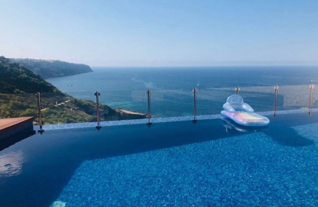 Villa Pareada con Piscina Infinity e Incomparables Vistas