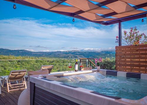 Villa Paris with Rooftop & Jacuzzi