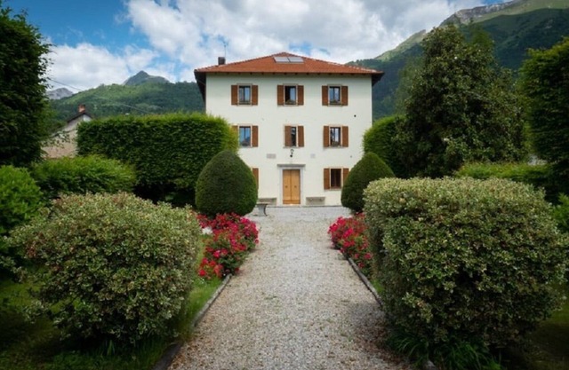 Villa Perale- Apartment in villa with park on the slopes of the Dolomites