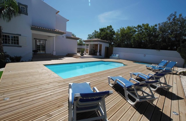 Villa Perla - Three Bedroom Villa, Sleeps 6