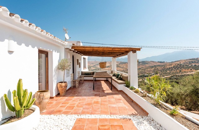 Villa 'Perruchena' with Mountain View, Wi-Fi and Air Conditioning