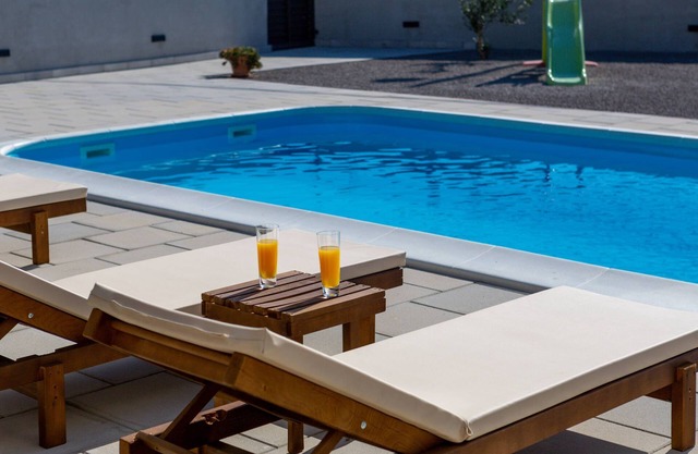 Villa Petra (V6121-K1) - Kastel Sucurac