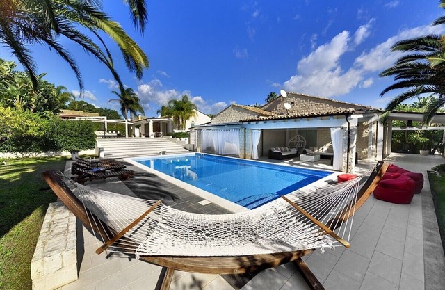Villa Pietrabianca Deluxe with private swimming pool
