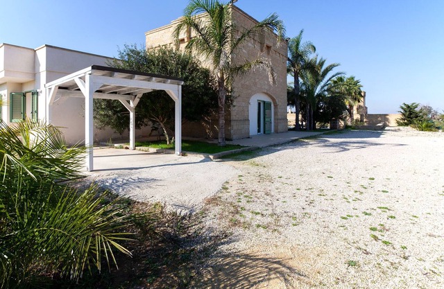 Villa piscina 5 camere 5 bagni spiaggia Ionio m780