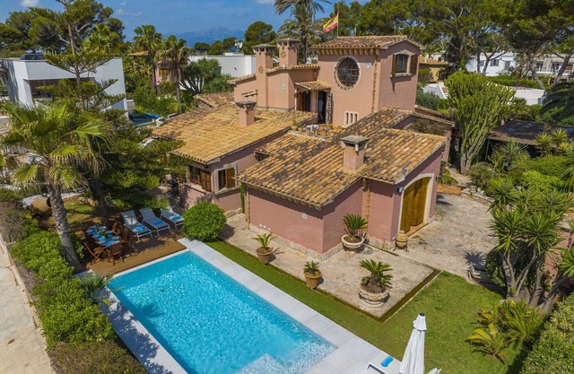 Villa Plomer Serra