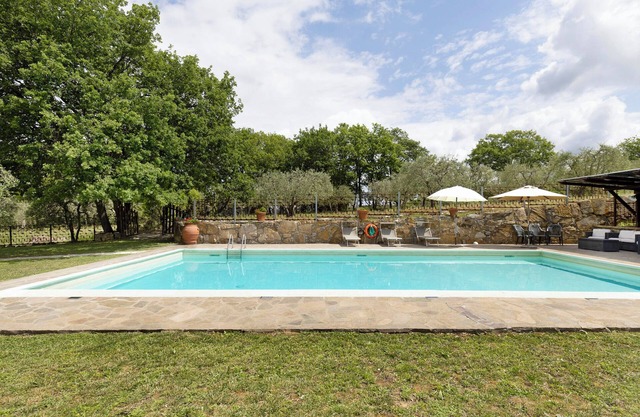 Villa 'Podere Beccalorzo with Private Pool, Wi-Fi and Air Conditioning'