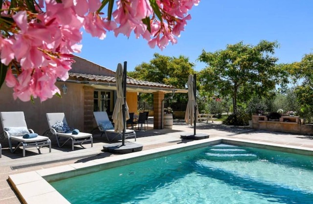 Villa Ponent, your little paradise in the middle of more than 1200 olive trees