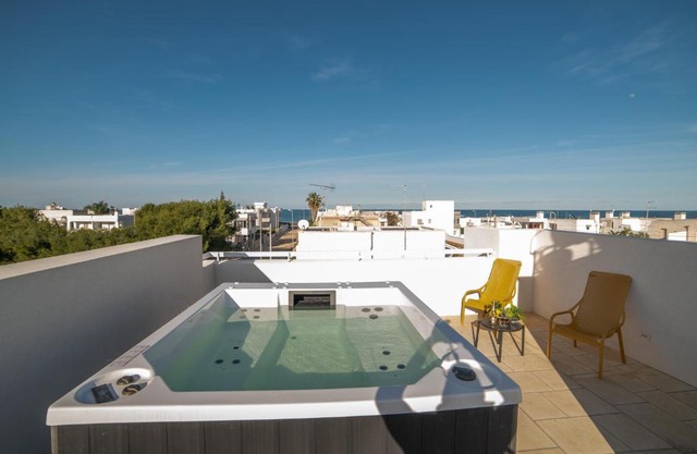 VILLA PONENTE - Beach & Jacuzzi