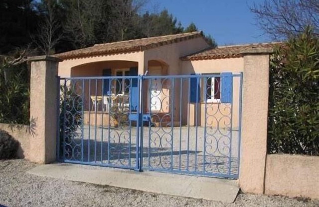 VILLA PROVENCALE INDEPENDANTE PROCHE DU MONT VENTOUX