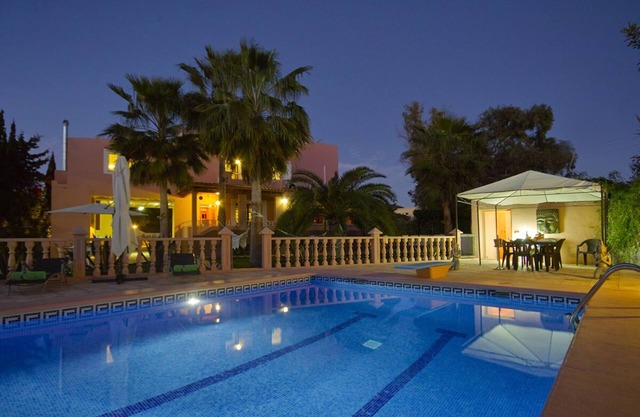 Villa Ruly Fantastic Ibiza location with large swimmingpool and land very quiet