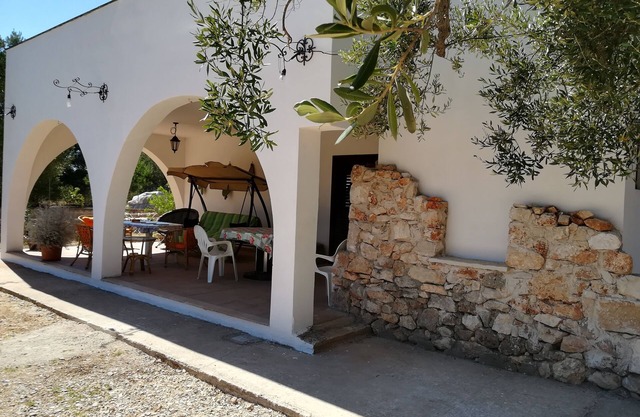 VILLA RAFFAELA (marine reserve of Torre Guaceto) between sea and ancient olive trees