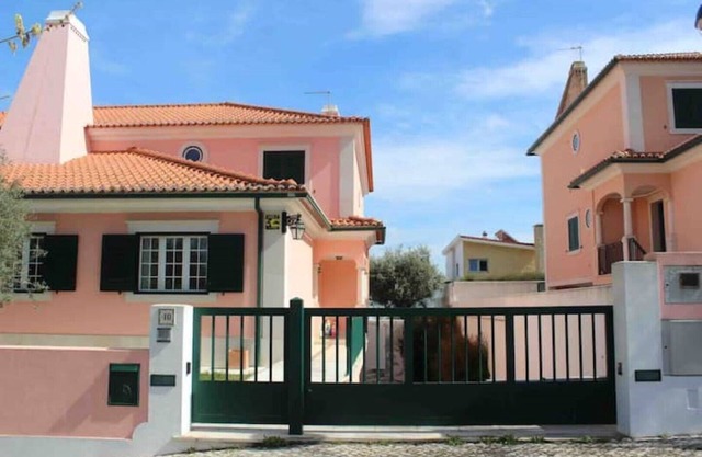 Villa Ramiro/near Lisbon/3 bedrooms - own large pool