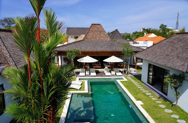 Villa Riviera, an Exclusive 6BDR in the heart of Seminyak and close to the Beach