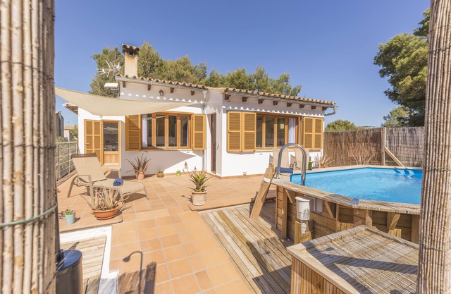 Villa Rosers, a comfortable and cozy property, located near the sea.
