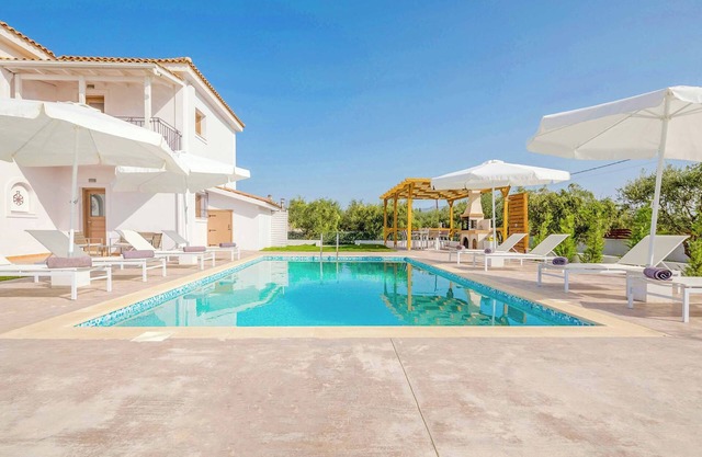 Villa Rodakinia - Four Bedroom Villa, Sleeps 8