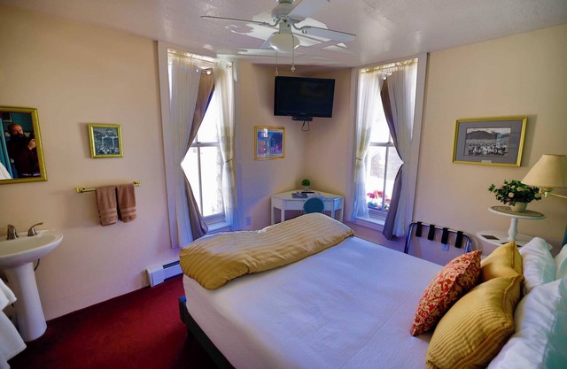 Villa Room 1 Summary: