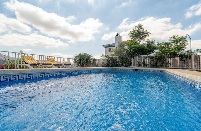 Villa "Rosana Lake Viñuela" with Mountain View, Pool, Wi-Fi & Garden