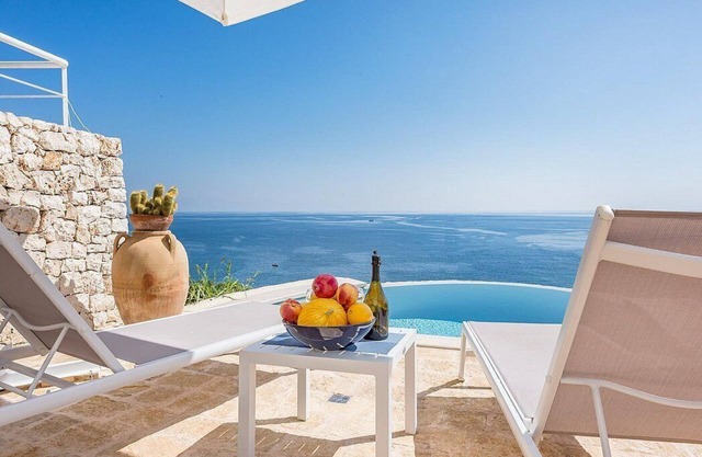 Villa Rosita: An elegant and modern independent house which faces the sun and the sea, with Free WI-FI.