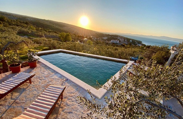 Villa Roza - One Bedroom with Swimming Pool